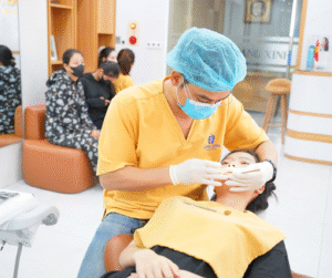 Khám răng định kỳ giúp phát hiện sớm về các bệnh lý răng miêng.