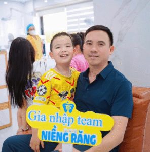 Khách hàng nhí sử dụng phường pháp chỉnh nha tháo lắp tại nha khoa Răng Xinh.